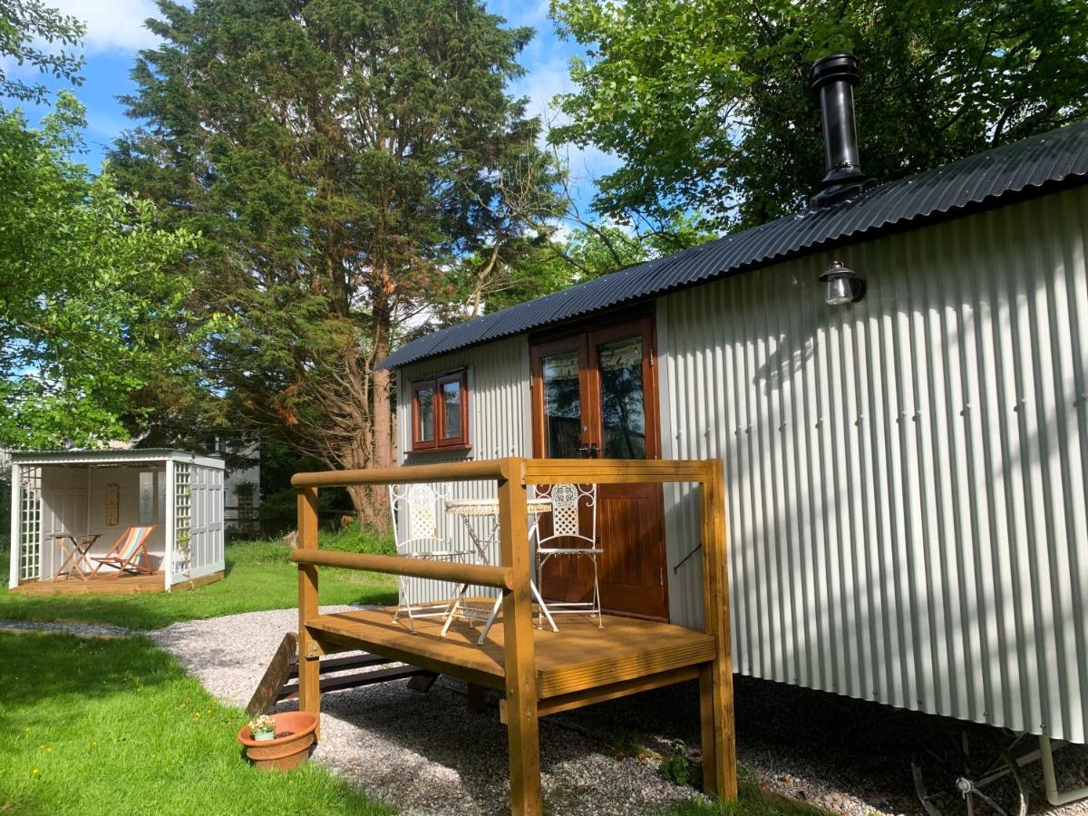 Lilliput - Delightful 1-Bedroom Shepherd'S Hut Holsworthy Exterior photo